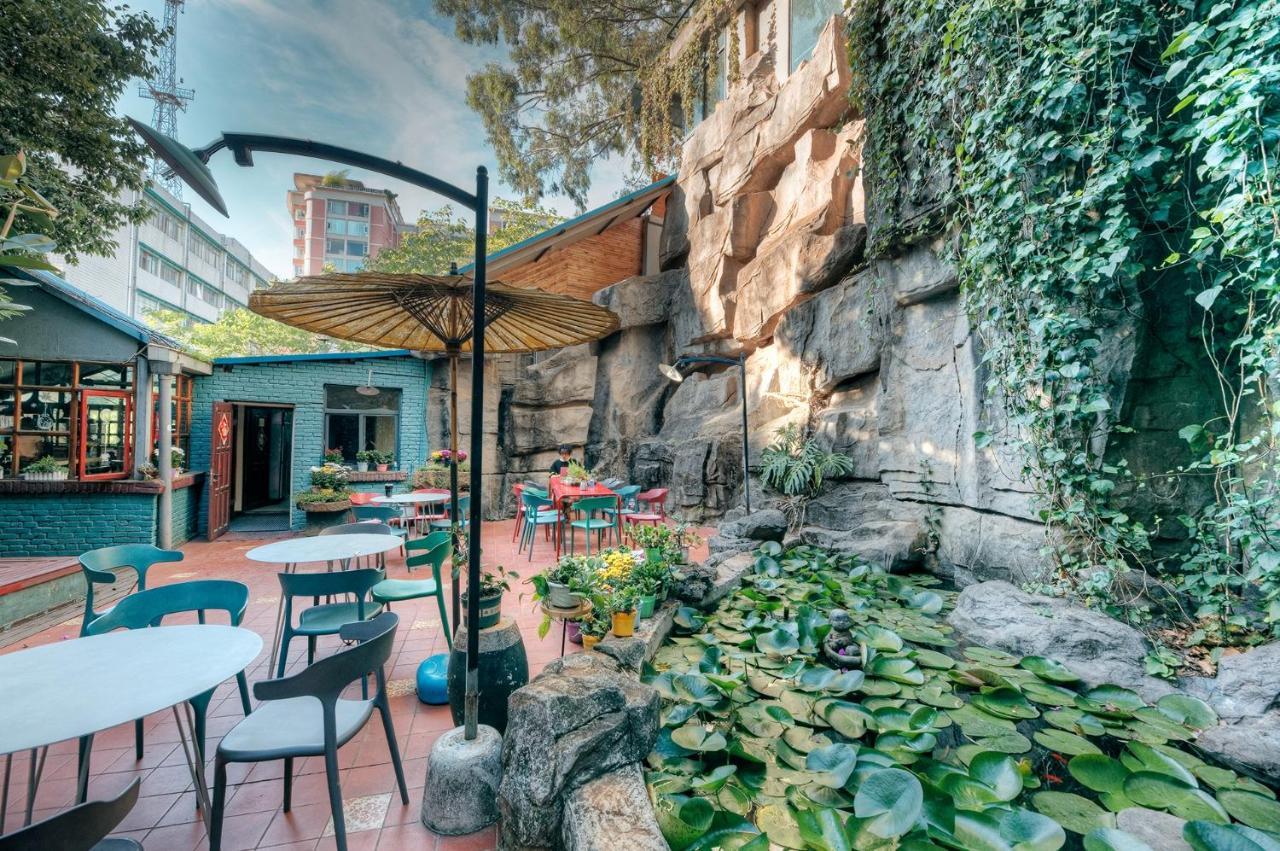 Kunming Upland International Youth Hostel Near The City Center ,2 Mins Walk To The Subway, 2 Mins Walk To The Green Lake, Close To Yuan Tong Temple, Old Street, Yunnan University, Convenient Payment And Visa Cards Are Accepted Bagian luar foto