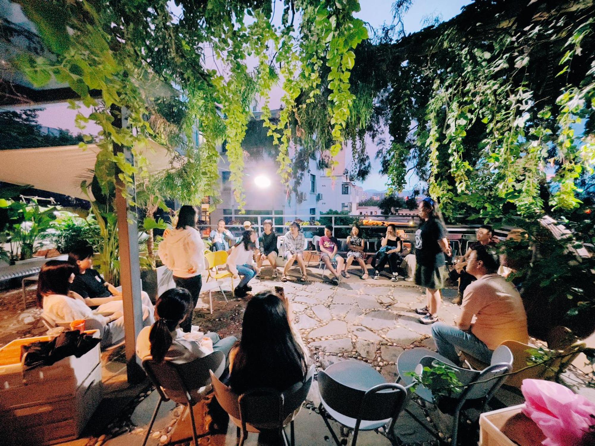 Kunming Upland International Youth Hostel Near The City Center ,2 Mins Walk To The Subway, 2 Mins Walk To The Green Lake, Close To Yuan Tong Temple, Old Street, Yunnan University, Convenient Payment And Visa Cards Are Accepted Bagian luar foto