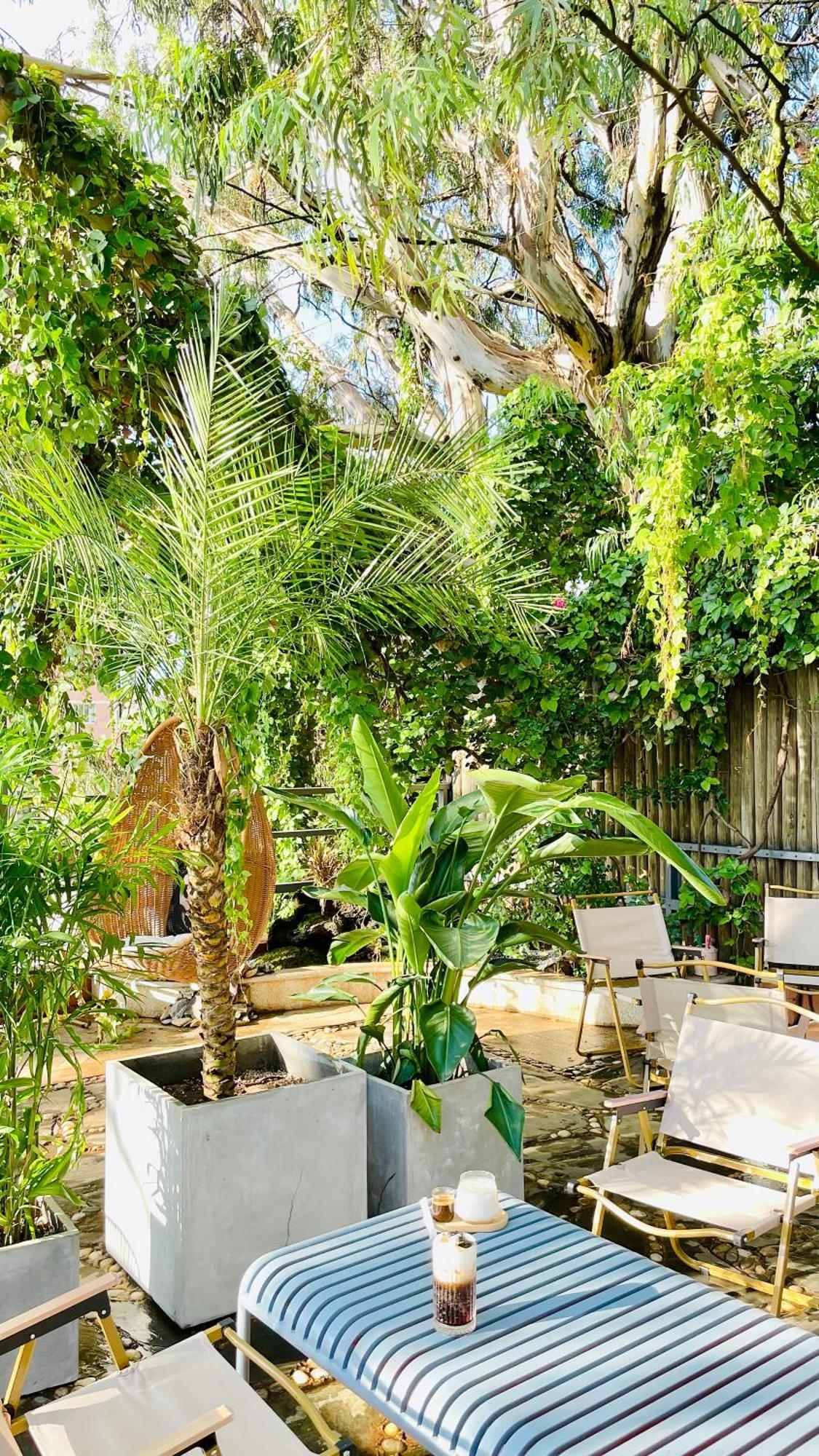 Kunming Upland International Youth Hostel Near The City Center ,2 Mins Walk To The Subway, 2 Mins Walk To The Green Lake, Close To Yuan Tong Temple, Old Street, Yunnan University, Convenient Payment And Visa Cards Are Accepted Bagian luar foto