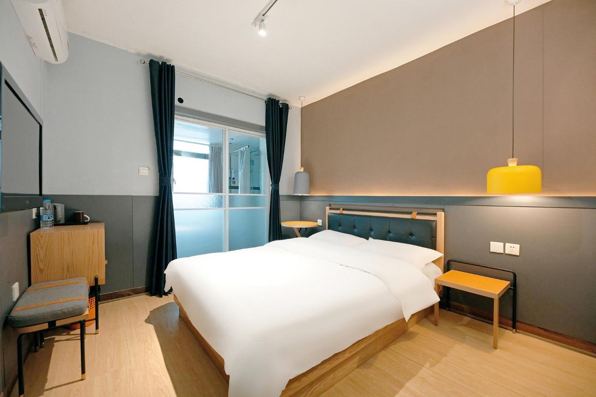Kunming Upland International Youth Hostel Near The City Center ,2 Mins Walk To The Subway, 2 Mins Walk To The Green Lake, Close To Yuan Tong Temple, Old Street, Yunnan University, Convenient Payment And Visa Cards Are Accepted Bagian luar foto