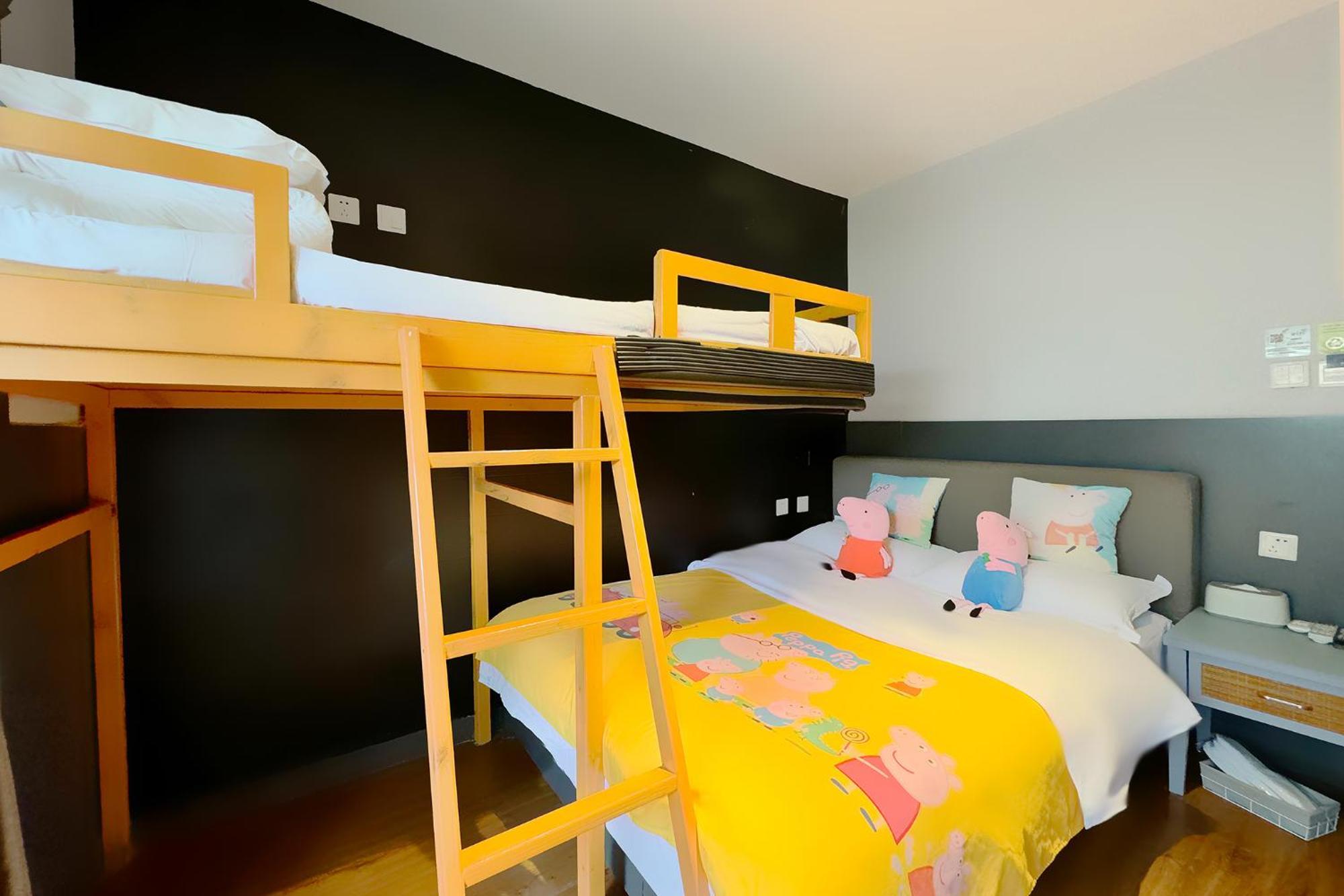 Kunming Upland International Youth Hostel Near The City Center ,2 Mins Walk To The Subway, 2 Mins Walk To The Green Lake, Close To Yuan Tong Temple, Old Street, Yunnan University, Convenient Payment And Visa Cards Are Accepted Bagian luar foto