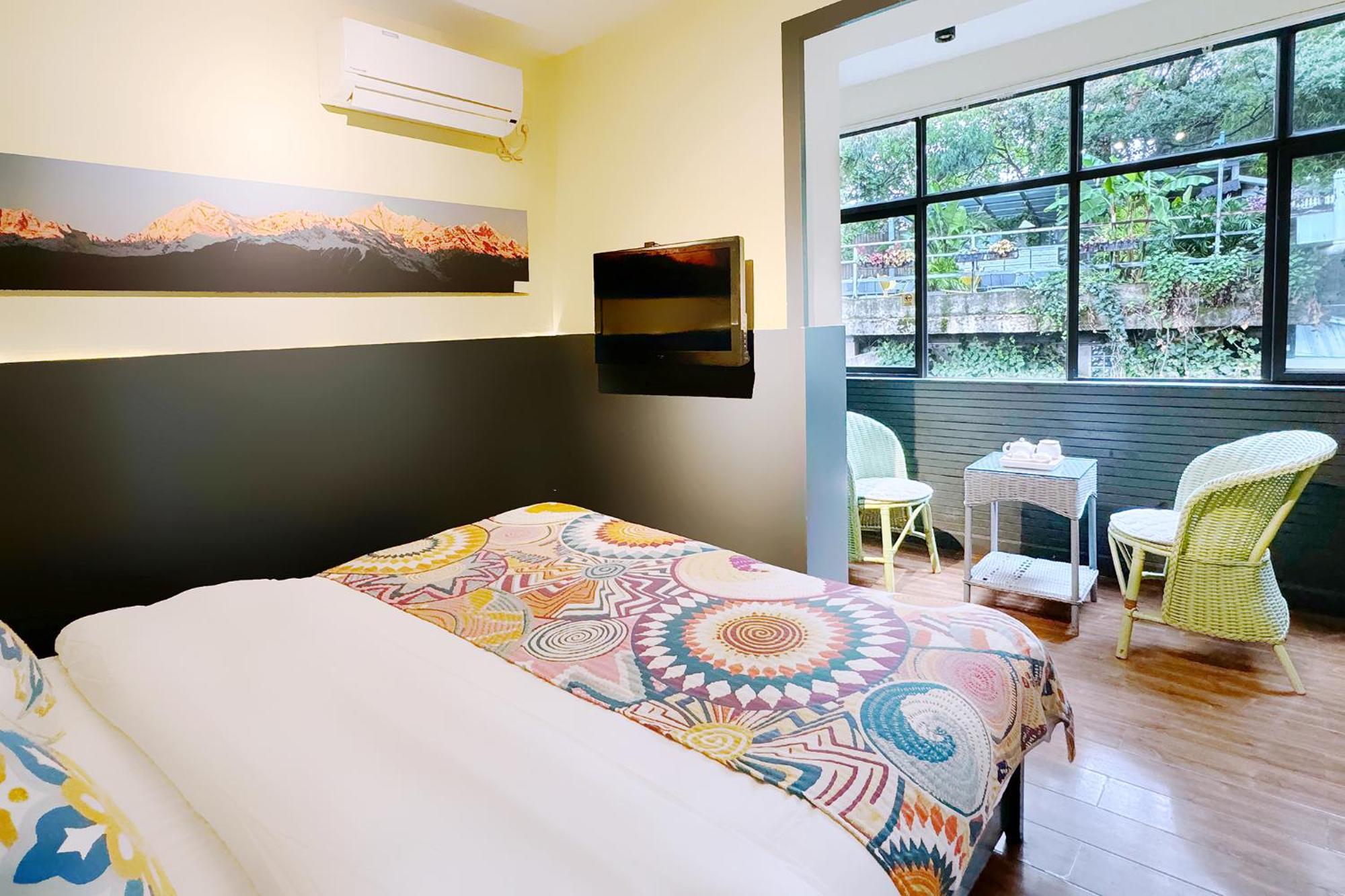 Kunming Upland International Youth Hostel Near The City Center ,2 Mins Walk To The Subway, 2 Mins Walk To The Green Lake, Close To Yuan Tong Temple, Old Street, Yunnan University, Convenient Payment And Visa Cards Are Accepted Bagian luar foto