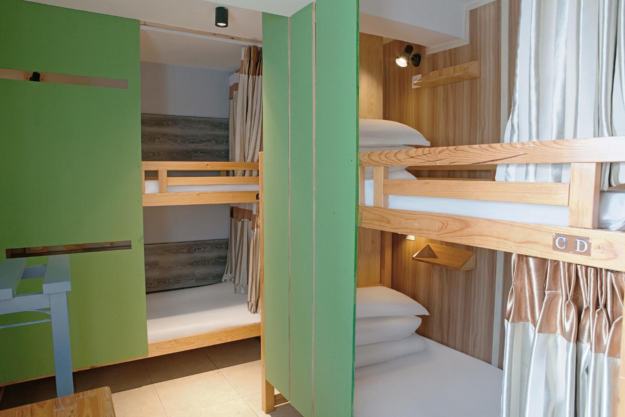 Kunming Upland International Youth Hostel Near The City Center ,2 Mins Walk To The Subway, 2 Mins Walk To The Green Lake, Close To Yuan Tong Temple, Old Street, Yunnan University, Convenient Payment And Visa Cards Are Accepted Bagian luar foto
