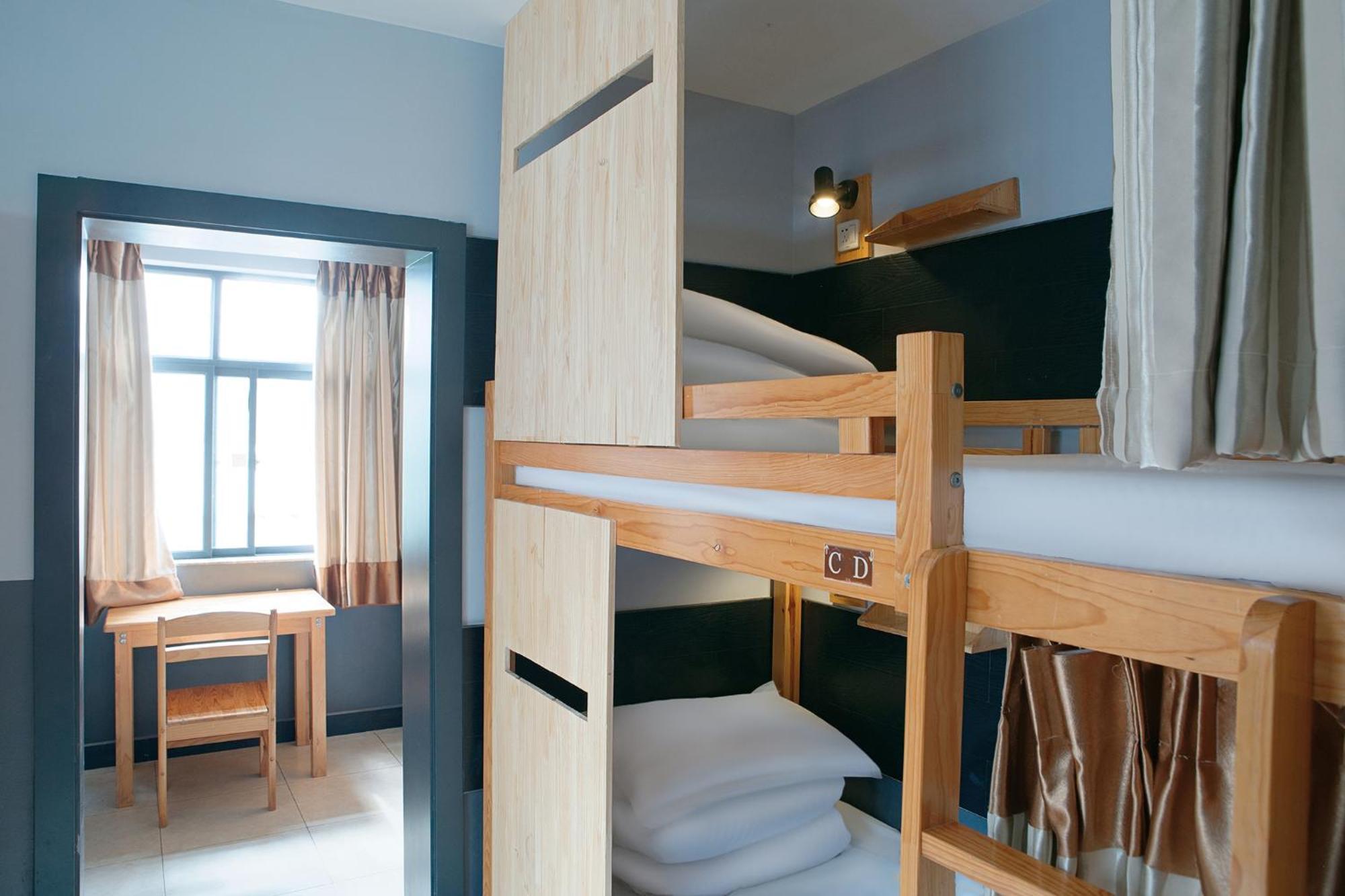 Kunming Upland International Youth Hostel Near The City Center ,2 Mins Walk To The Subway, 2 Mins Walk To The Green Lake, Close To Yuan Tong Temple, Old Street, Yunnan University, Convenient Payment And Visa Cards Are Accepted Bagian luar foto