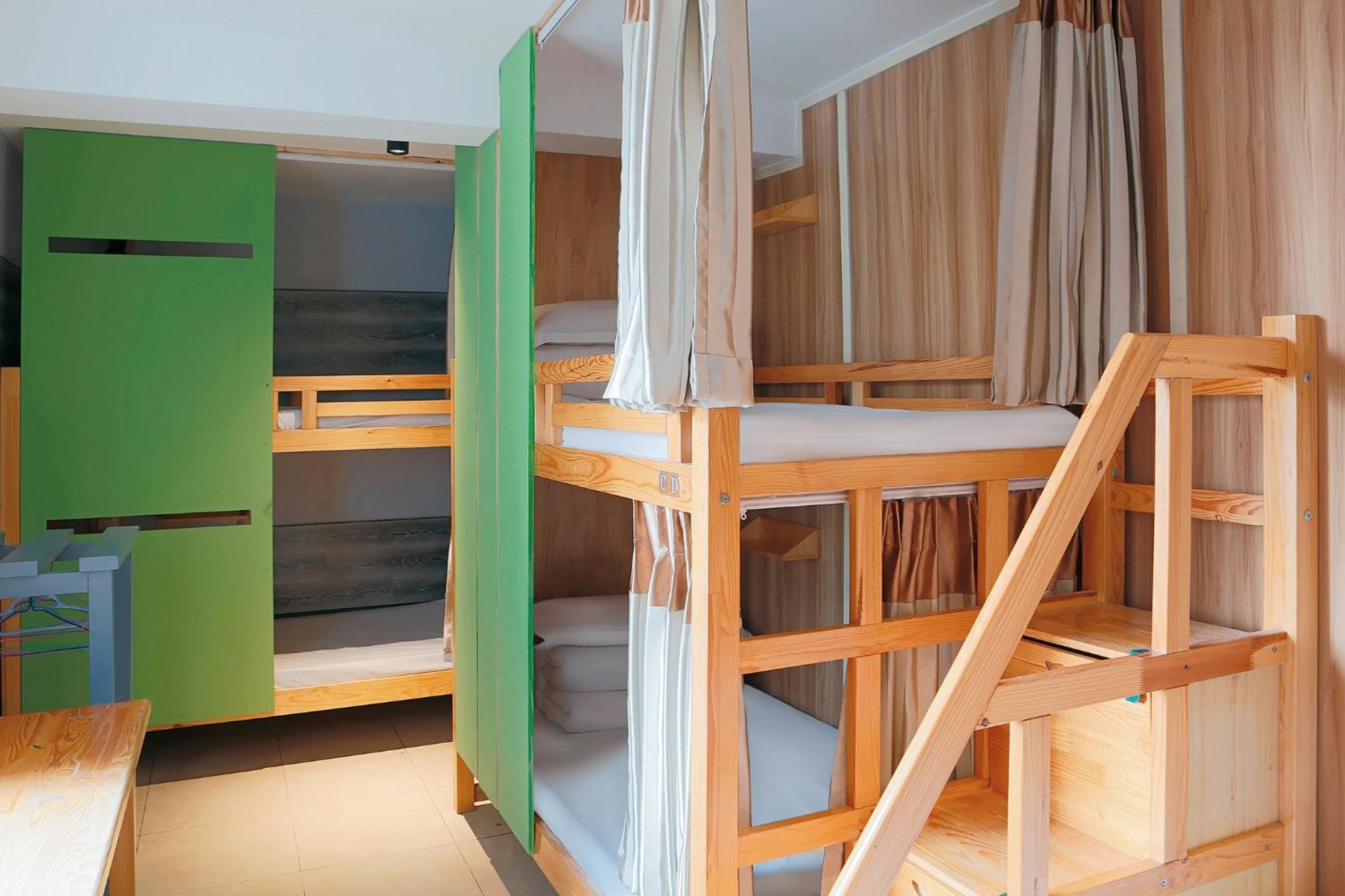 Kunming Upland International Youth Hostel Near The City Center ,2 Mins Walk To The Subway, 2 Mins Walk To The Green Lake, Close To Yuan Tong Temple, Old Street, Yunnan University, Convenient Payment And Visa Cards Are Accepted Bagian luar foto