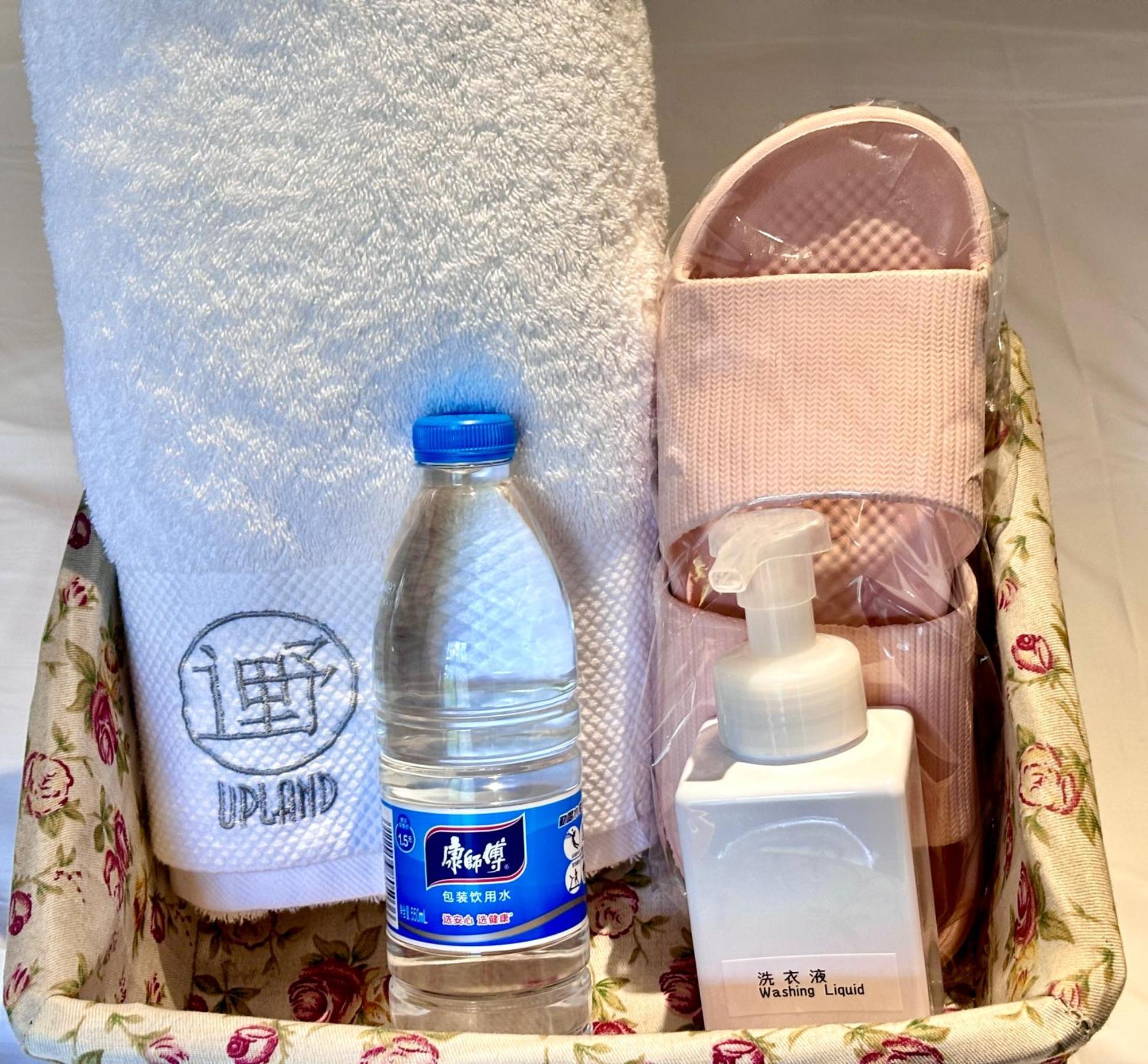 Kunming Upland International Youth Hostel Near The City Center ,2 Mins Walk To The Subway, 2 Mins Walk To The Green Lake, Close To Yuan Tong Temple, Old Street, Yunnan University, Convenient Payment And Visa Cards Are Accepted Bagian luar foto