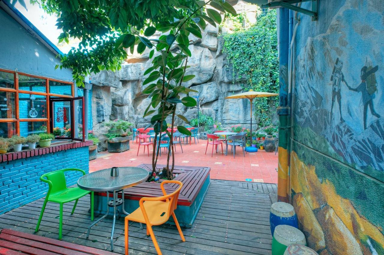 Kunming Upland International Youth Hostel Near The City Center ,2 Mins Walk To The Subway, 2 Mins Walk To The Green Lake, Close To Yuan Tong Temple, Old Street, Yunnan University, Convenient Payment And Visa Cards Are Accepted Bagian luar foto